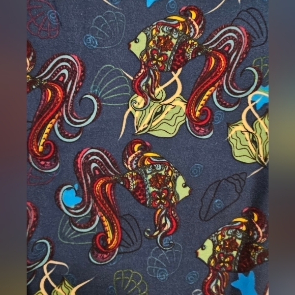Lularoe Leggings Blue/Yellow/Red/Green/Black Amazing Marine life. - Picture 5 of 8